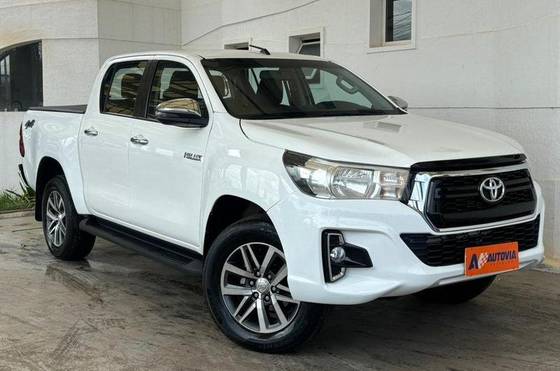 TOYOTA HILUX 2.8 SRV 4X4 CD 16V DIESEL 4P AUTOMÁTICO TOYOTA HILUX 2.8 SRV 4X4 CD 16V DIESEL 4P AUTOMÁTICO